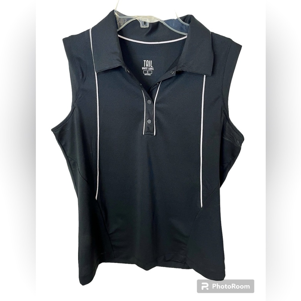 Tail black sleeveless women's Golf performance top. Size S